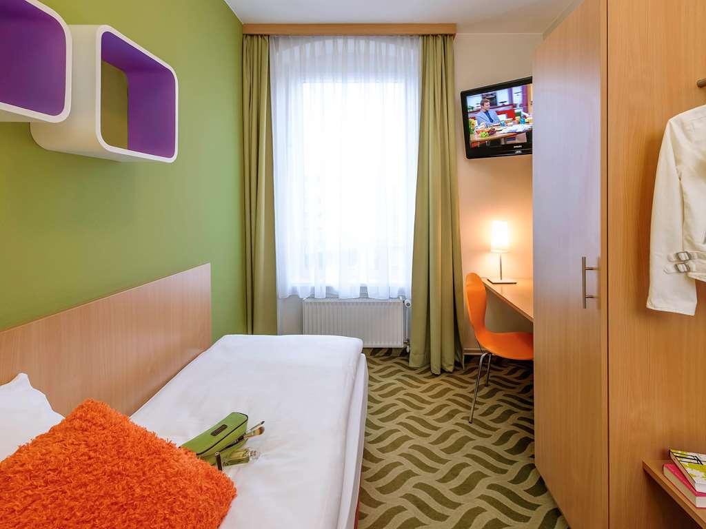 Ibis Styles Berlin City Ost Hotel Room photo